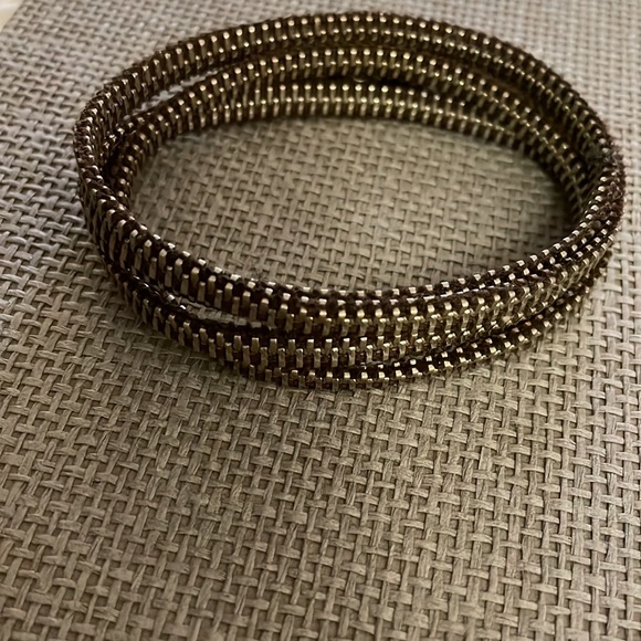 Hato Hasi Wrap Zipper Bracelet - Picture 1 of 3